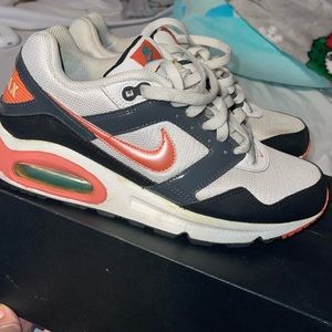 Women’s nike air max